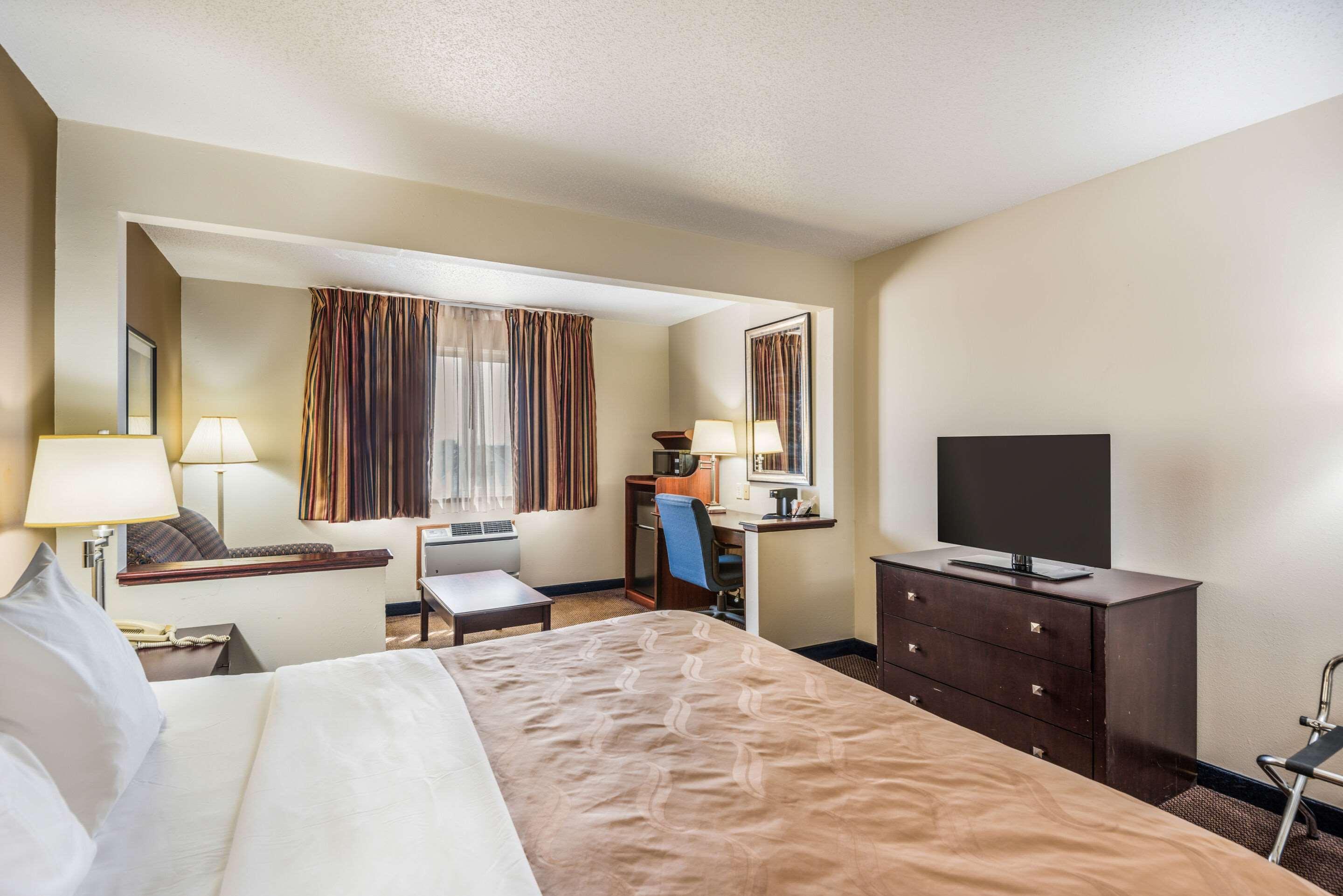 Quality Inn & Suites Eldridge Davenport North Exterior foto