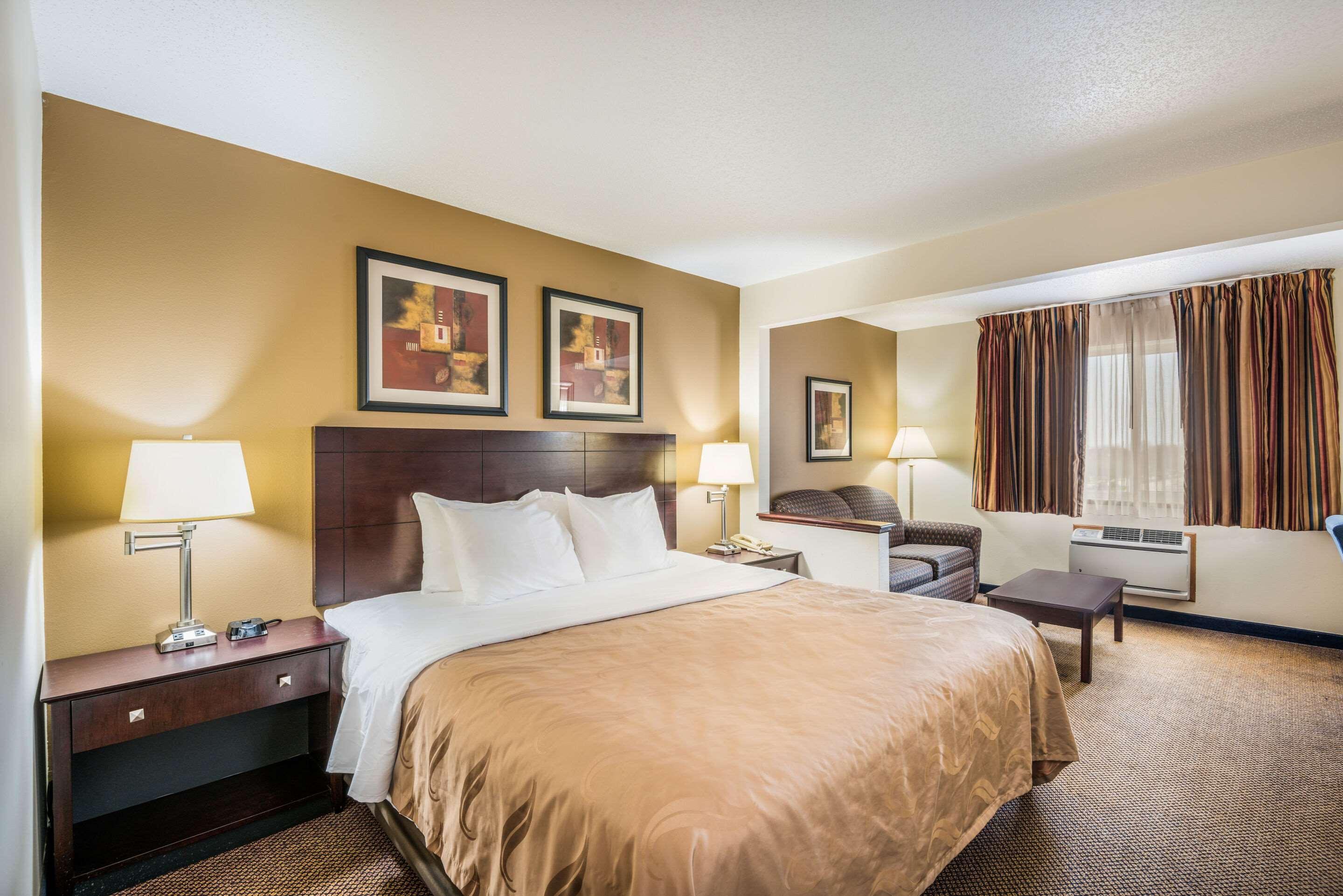 Quality Inn & Suites Eldridge Davenport North Exterior foto