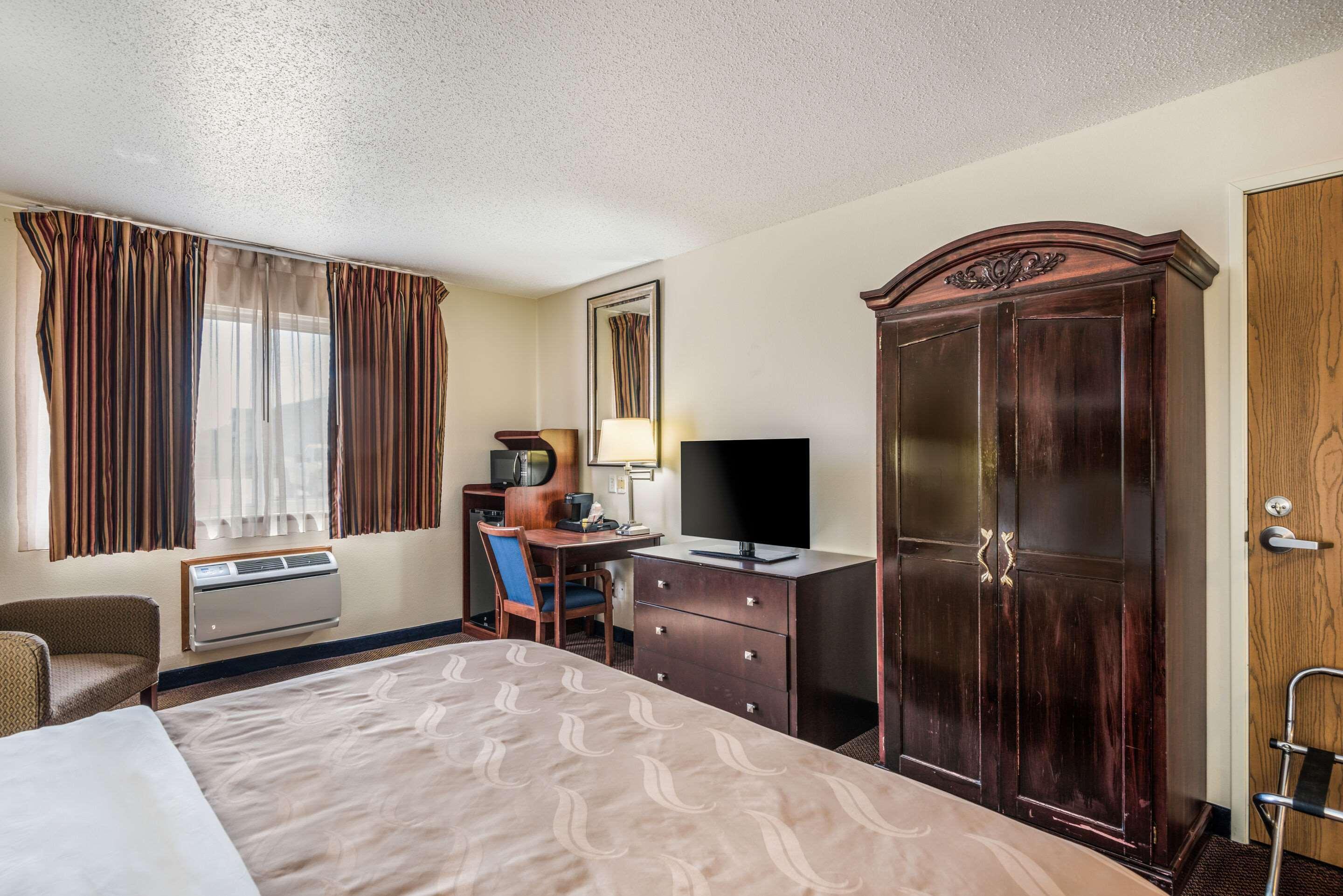 Quality Inn & Suites Eldridge Davenport North Exterior foto