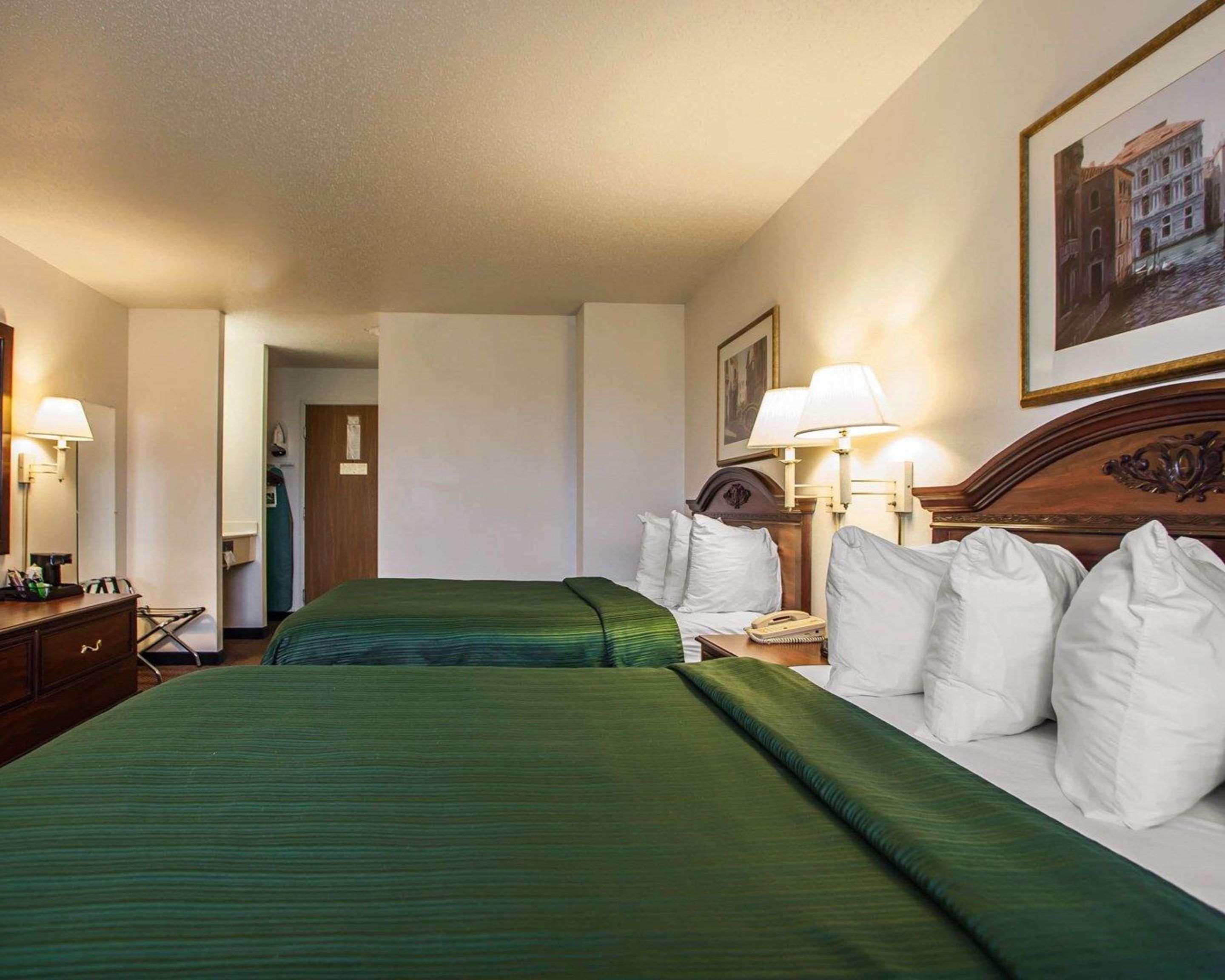 Quality Inn & Suites Eldridge Davenport North Exterior foto