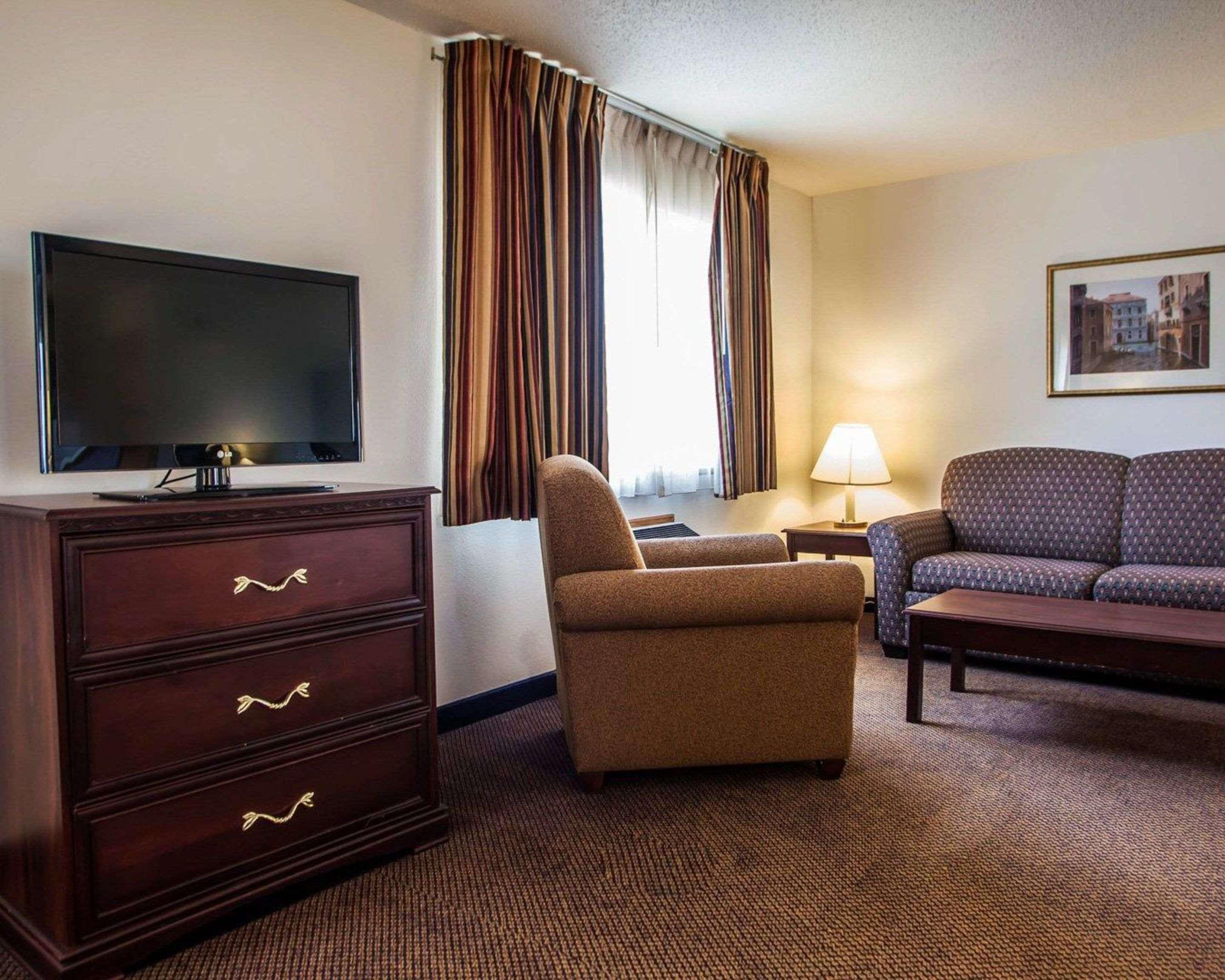 Quality Inn & Suites Eldridge Davenport North Exterior foto